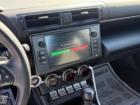 Used 2025 Toyota GR86 w/ ALL Weather Mat Package (TMS) RWD image 28
