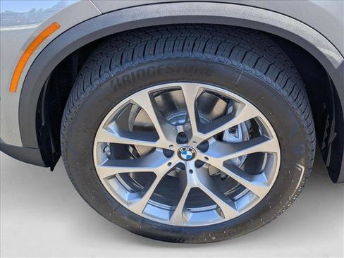 Used 2026 BMW X5 xDrive40i image 9