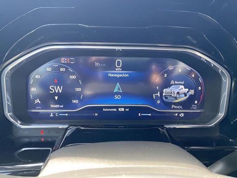 Used 2024 Chevrolet Silverado 3500 LT w/ Convenience Package image 16