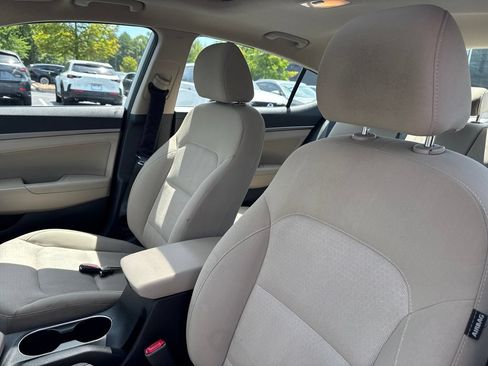 Used 2018 Hyundai Elantra Value Edition FWD image 9