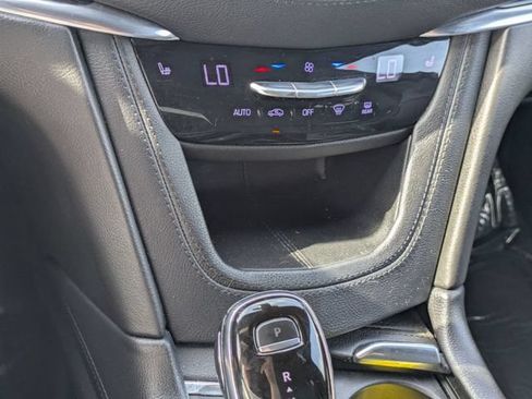 Used 2020 Cadillac XT5 Premium Luxury FWD image 22
