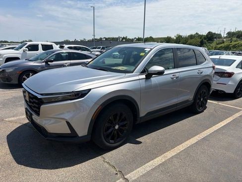 Used 2023 Honda CR-V EX image 2