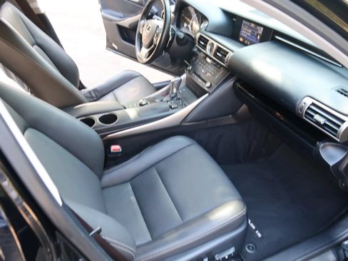 Used 2016 Lexus IS 300 AWD image 27