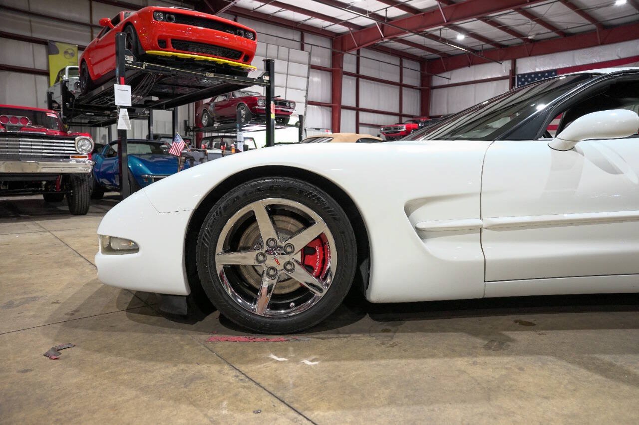 Used 1998 Chevrolet Corvette Coupe w/ Memory Pkg RWD image 3