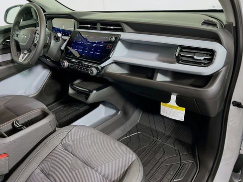 New 2027 Chevrolet Bolt LT w/ Comfort Package FWD image 28