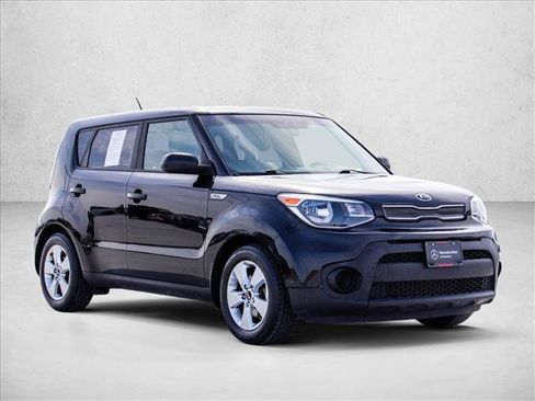 Used 2017 Kia Soul image 3
