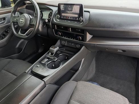 Used 2023 Nissan Rogue SV image 33