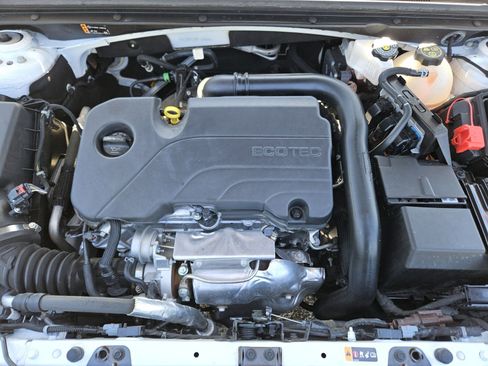 Used 2024 Chevrolet Malibu LT image 32