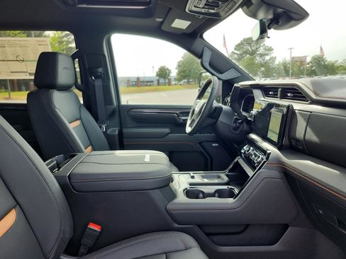 New 2026 GMC Sierra 2500 AT4 w/ AT4 Premium Plus Package AWD/4WD image 7