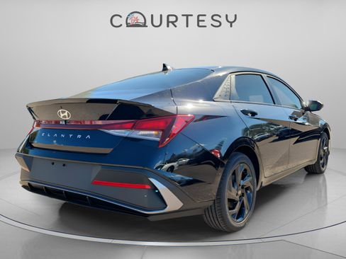 New 2026 Hyundai Elantra Sport image 4