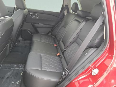 New 2026 Nissan Rogue Platinum w/ Tech Package image 18