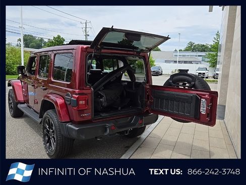 Used 2021 Jeep Wrangler Unlimited Sahara w/ Cold Weather Group AWD/4WD image 16