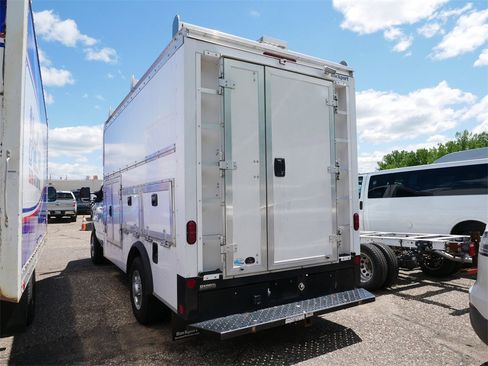 Used 2024 Ford E-350 and Econoline 350 Super Duty w/ Power Windows & Locks Group image 6