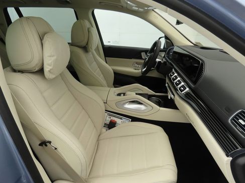 New 2026 Mercedes-Benz GLS 580 4MATIC image 21