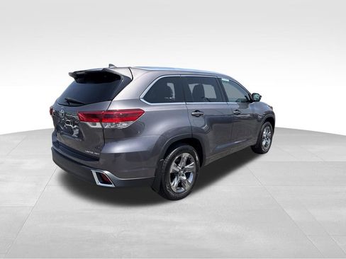 Used 2019 Toyota Highlander Limited Platinum w/ Carpet Mat Package (TMS) AWD/4WD image 6
