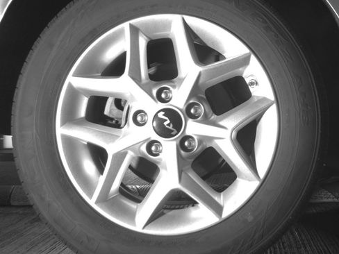 Used 2025 Kia Soul LX w/ LX Technology Package FWD image 15