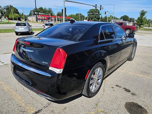 Used 2016 Chrysler 300 Limited AWD/4WD image 5