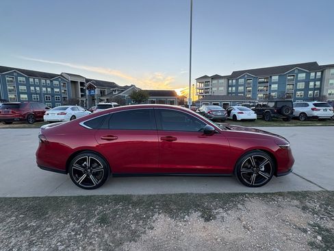 Certified 2025 Honda Accord Sport image 9