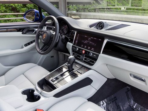New 2025 Porsche Macan image 55