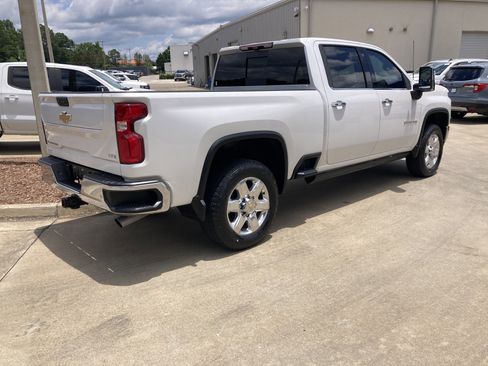 Used 2022 Chevrolet Silverado 2500 LTZ w/ LTZ Premium Package AWD/4WD image 2