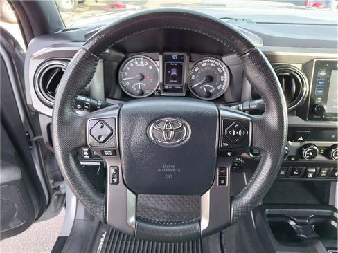 Used 2019 Toyota Tacoma TRD Sport image 5