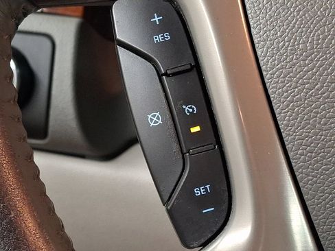 Used 2013 Chevrolet Tahoe LT w/ Luxury Package AWD/4WD image 17