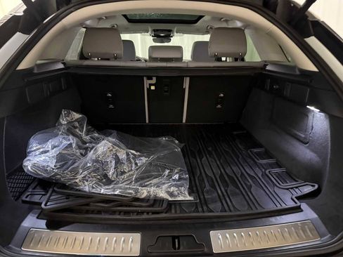 Used 2025 Land Rover Range Rover Velar S image 25