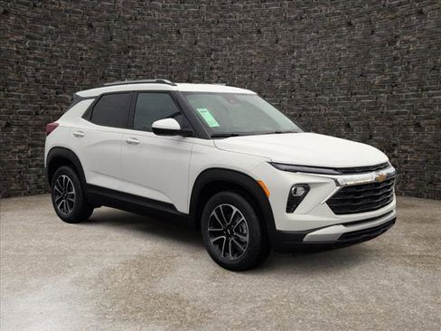New 2026 Chevrolet TrailBlazer LT image 2
