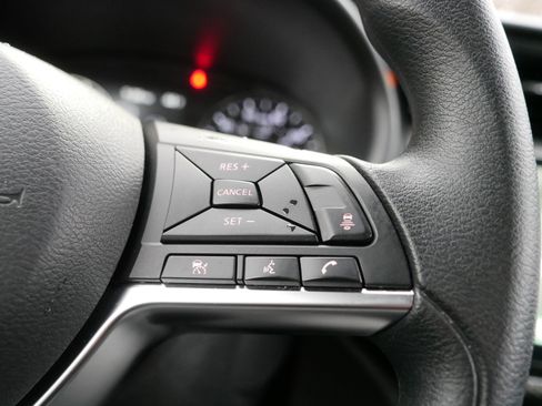 Certified 2024 Nissan Kicks SV image 29