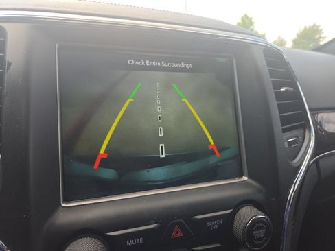 Used 2018 Jeep Grand Cherokee Overland RWD image 20