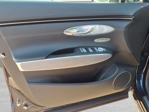 Used 2025 Genesis GV70 2.5T w/ Advanced Package AWD/4WD image 16