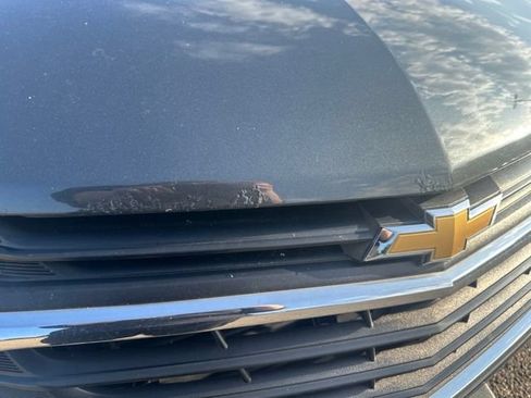 Used 2019 Chevrolet Equinox LS w/ LS Convenience Package AWD/4WD image 3