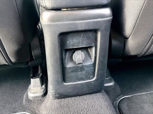 Used 2015 Dodge Journey SXT w/ Flexible Seating Group image 24