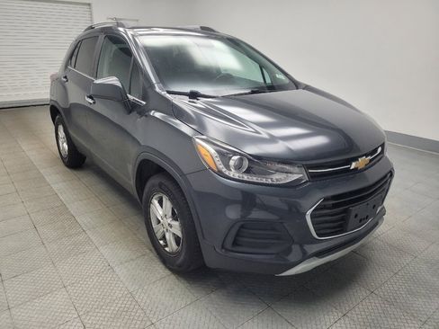 Used 2018 Chevrolet Trax LT w/ LT Convenience Package AWD/4WD image 13
