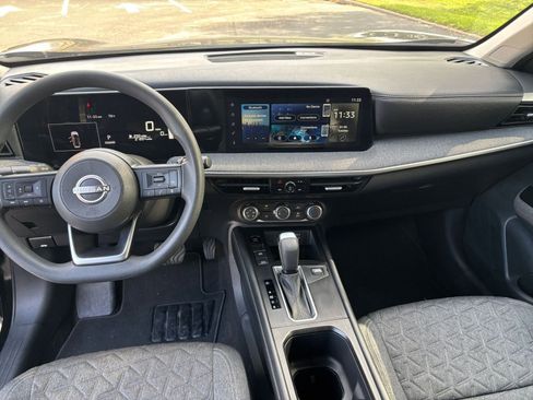 Used 2025 Nissan Kicks SV image 27