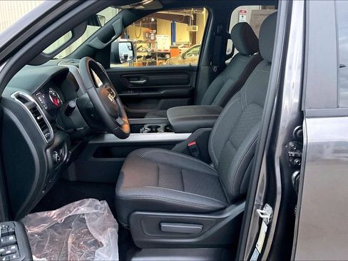New 2026 RAM 1500 Express AWD/4WD image 9