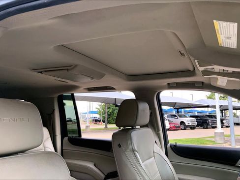 Used 2016 GMC Yukon XL Denali w/ Open Road Package AWD/4WD image 13