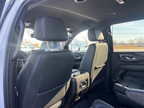 Used 2021 Chevrolet Suburban Z71 image 26