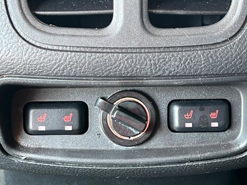 Used 2012 Ford Taurus Limited FWD image 38