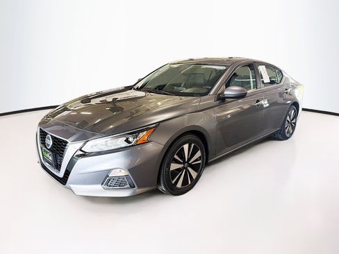 Used 2021 Nissan Altima 2.5 SV FWD image 3