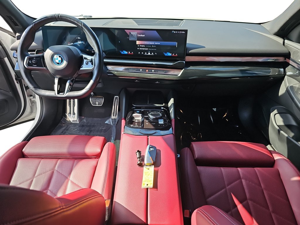 Used 2024 BMW i5 eDrive40i w/ M Sport Package RWD image 13