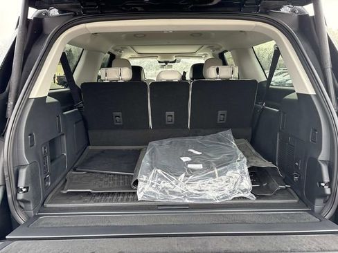 New 2026 Lincoln Navigator L Reserve AWD/4WD image 12