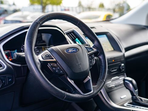Used 2018 Ford Edge SEL w/ Equipment Group 201A AWD/4WD image 17