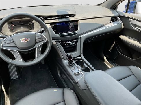 New 2025 Cadillac XT5 Luxury image 23