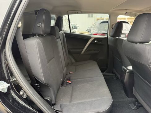 Used 2018 Toyota RAV4 XLE AWD/4WD image 30