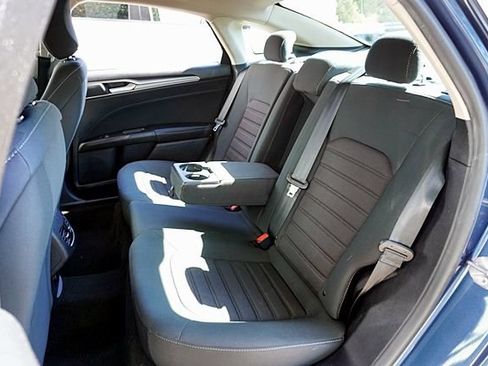 Used 2019 Ford Fusion SE FWD image 20