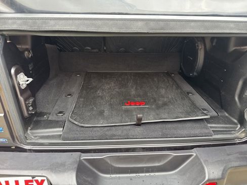 Used 2022 Jeep Wrangler Unlimited Sahara image 33