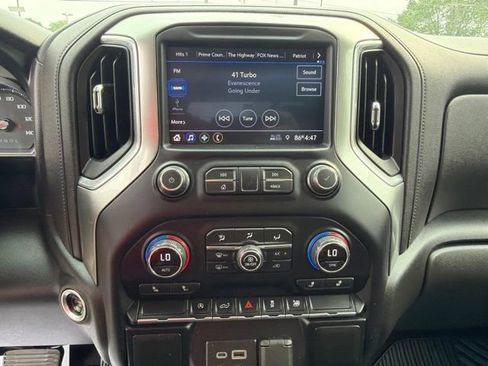 Used 2021 Chevrolet Silverado 1500 LT AWD/4WD image 19