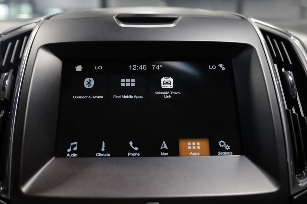 Used 2018 Ford Edge Titanium w/ Technology Package FWD image 45