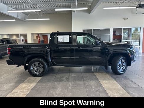 Used 2025 Nissan Frontier SV AWD/4WD image 10